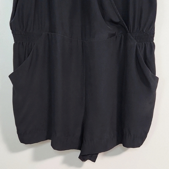 FINAL💲🔥Parker Black 100% Silk V-Neck Spaghetti Strap Romper, Size L ~ EUC - Picture 4 of 7